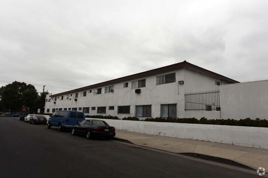 Building Photo - Ambassador