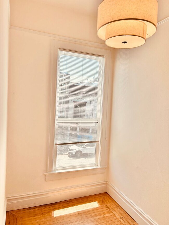 Building Photo - 2116-2118 Greenwich Street