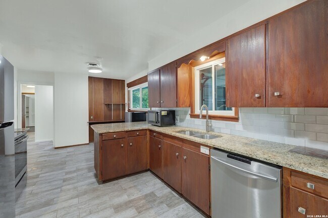 Building Photo - 146 Cardinal Dr