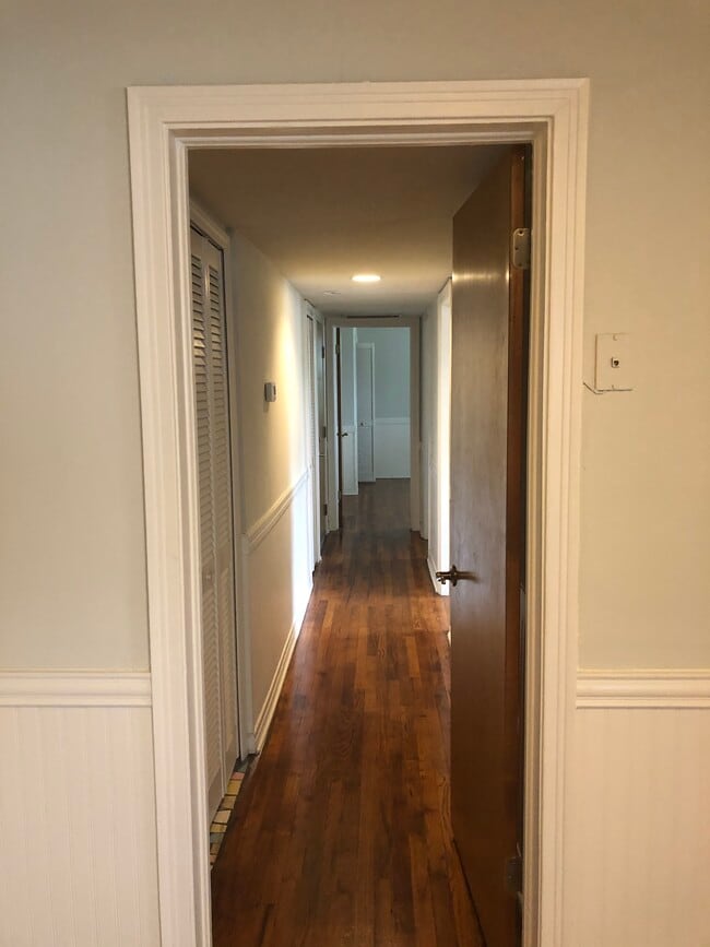 Hallway - 1331 Landon Ave