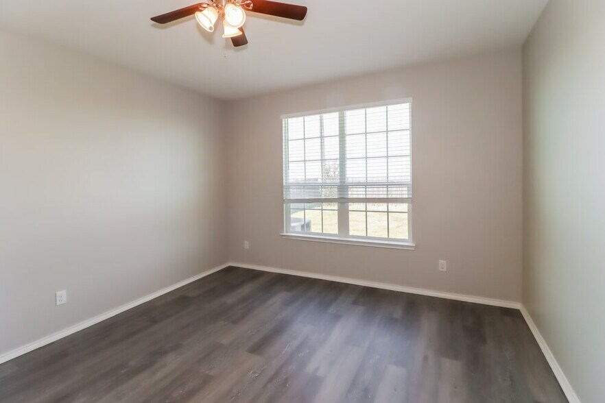 Building Photo - 124 Carrington St