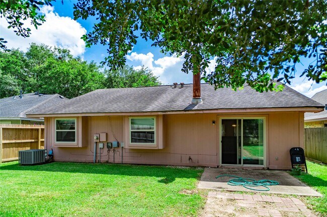 Building Photo - 17003 Enchanted Cir W