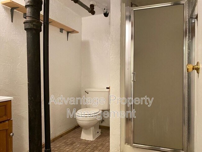 Building Photo - 1762 NW Harrison Blvd