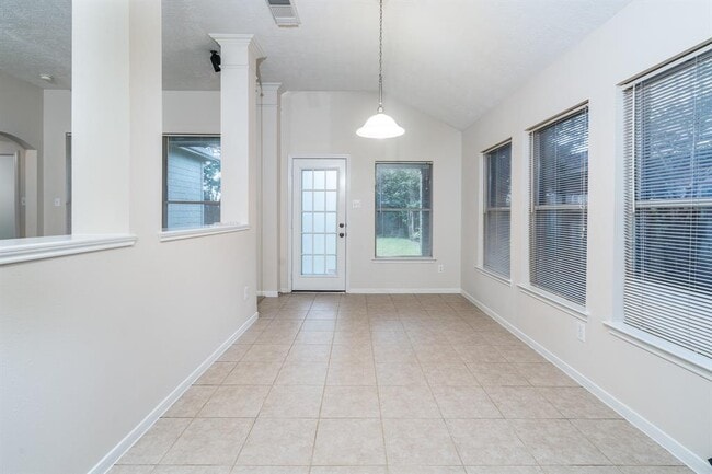 Building Photo - 9503 Tartan Manor St