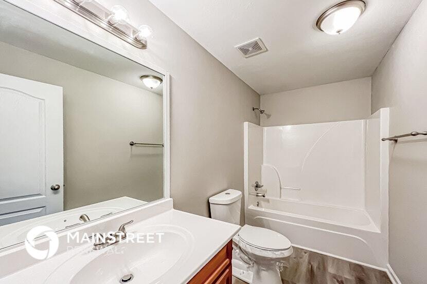 Building Photo - 695 Deans Ferry Rd