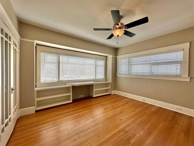 Building Photo - Stunning Craftsman 4 Bd / 2 Bath home in the heart of North Park!!