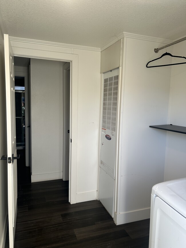 Building Photo - 2730 Larkspur St