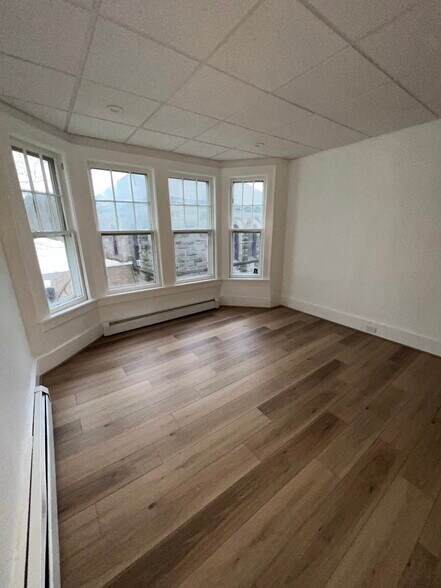 Master Bedroom - 7 Law St