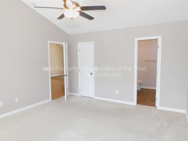 Building Photo - 2988 Butterwood Dr