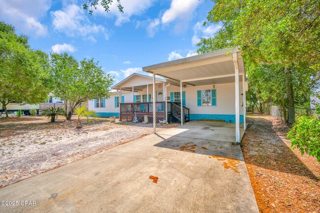 Building Photo - 22011 Lakeview Dr