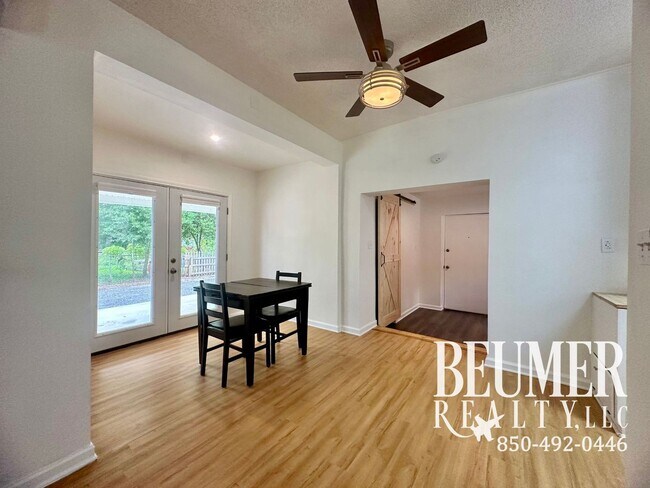 Building Photo - Charming Updated 2br/1ba Mid-Century Cottage
