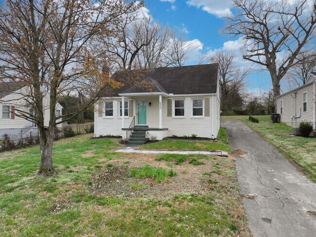 Building Photo - Renovated East Nashville Home | 3BR + Washer/Dryer + Off-Street Parking