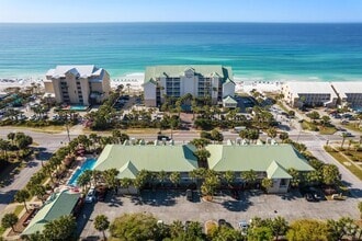 Building Photo - Beautifully furnished 2B/2B condo steps fr...