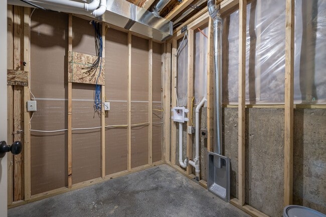 Building Photo - 4 BED | 2 BATH | DOUBLE GARAGE | RAPID VALLEY
