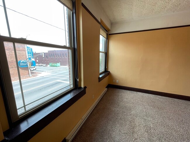 Building Photo - Sunflower Estate LLC