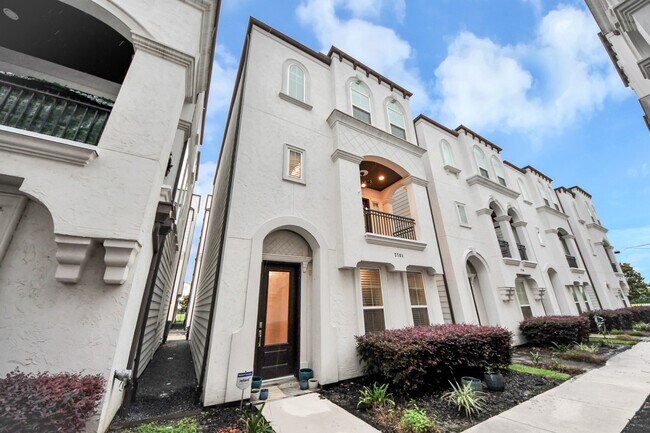Building Photo - 2704 Freund St