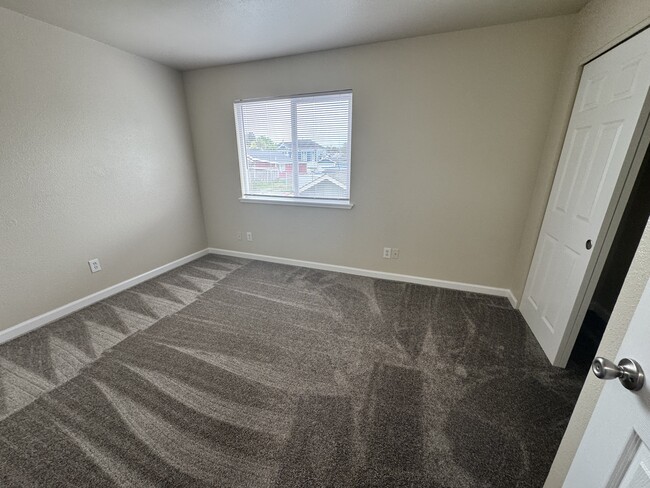 Building Photo - 114 Church St