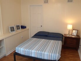 Building Photo - 56 Fulton St