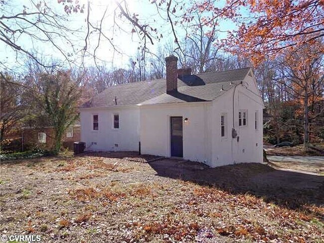 Building Photo - $1699/month - 3 bedroom  / 1 bath house