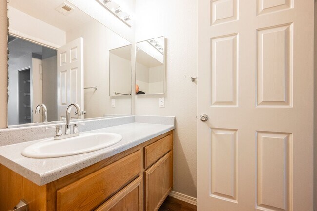 Building Photo - Like-New 2BR/2BA Condo in Gated Manzanita Community – Vaulted Ceilings & Fireplace!
