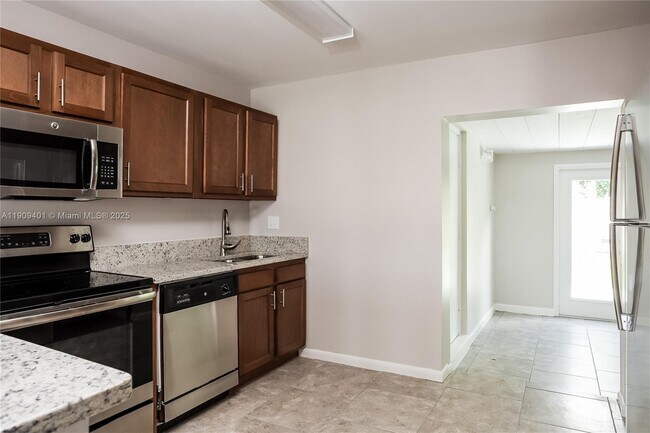 Building Photo - 25 Robalo Ct