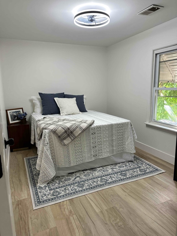 Building Photo - 37648 N Lake Vista Terrace