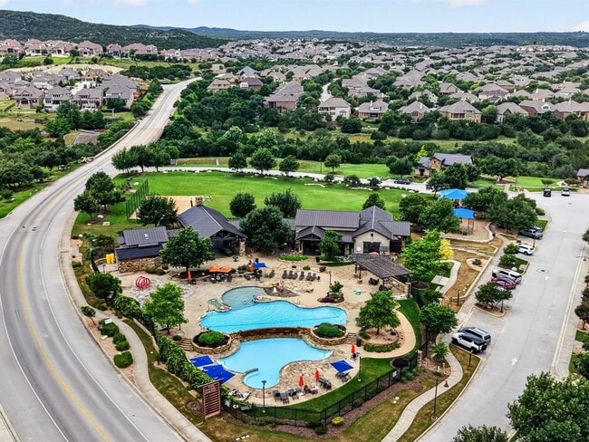 Building Photo - 6312 Empresa Dr