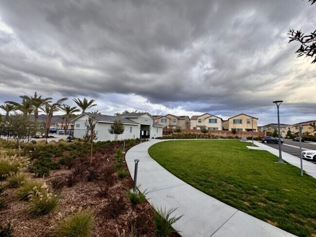 Building Photo - SOLAR INCLUDED! Stunning 3 Bedroom Home in...