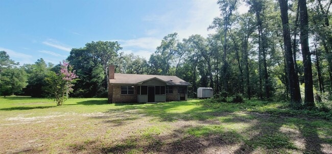 Building Photo - 82 Trails End Rd