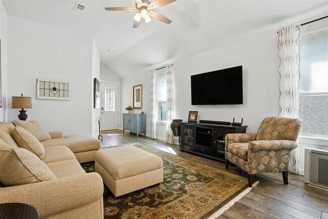 Building Photo - 104 Arrowhead Mound Rd