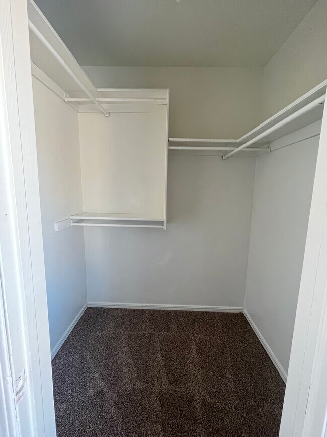 Building Photo - Rosemont Apartments