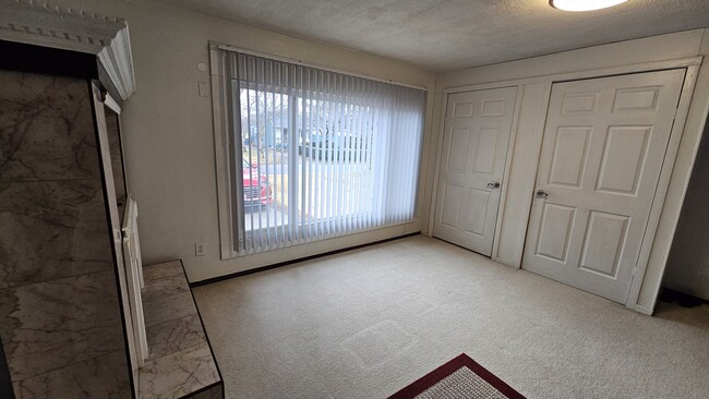 Building Photo - 2216 Dean Dr