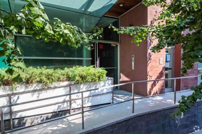 Entrance - 491-497 Greenwich St