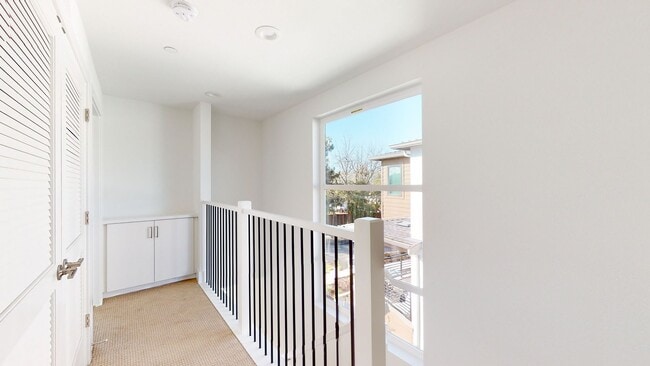 Building Photo - Beautiful Walnut Creek Townhome!