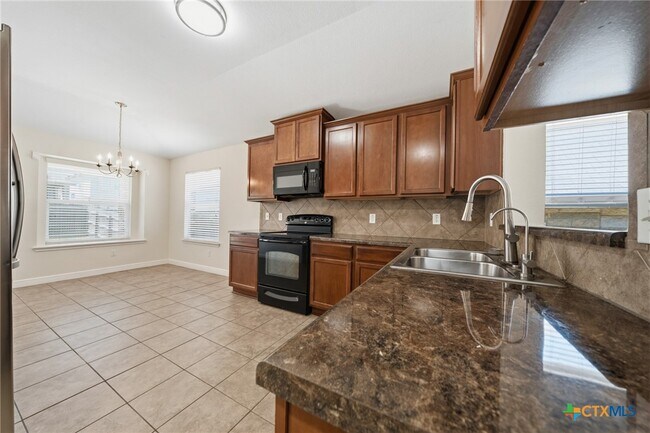 Building Photo - 9513 Fratelli Court