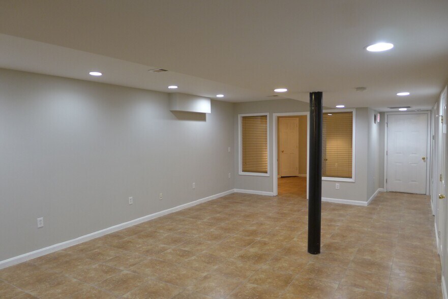 Building Photo - 324 Park Ave