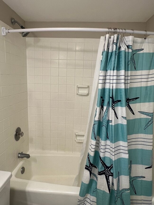 Building Photo - Unfurnished First Floor 3BR Condo in Sea P...