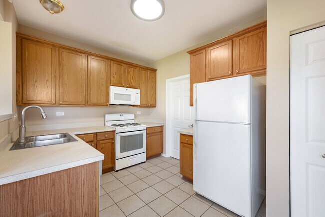 Building Photo - 23932 McMullin Cir