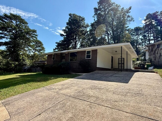 Building Photo - 25 Woodcliff Cir