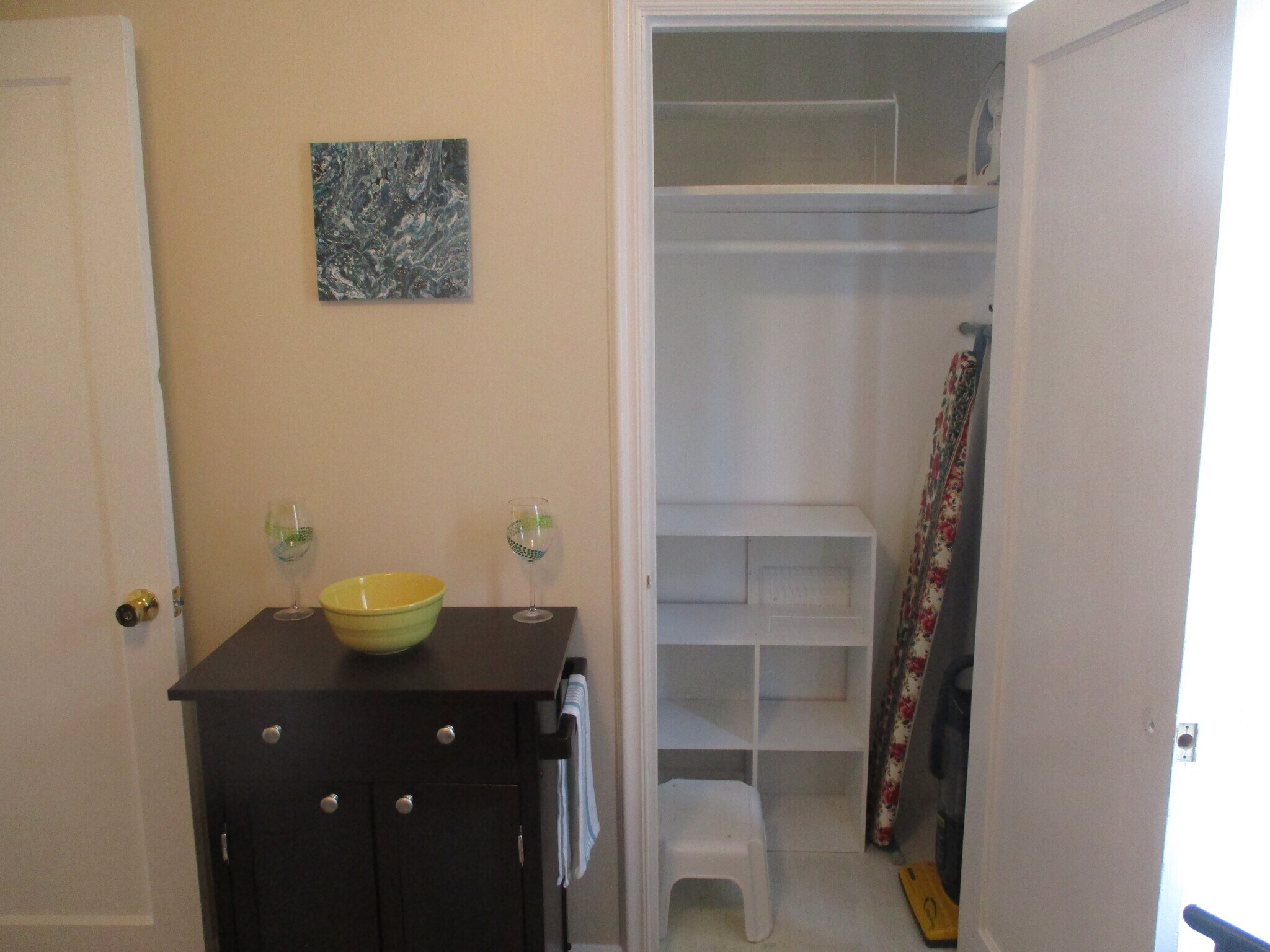 More storage in Kitchenette! - 56 La Cruz Ave