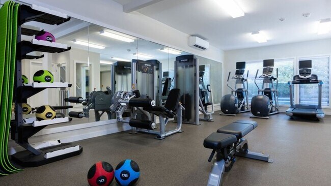 Building Photo - 7001 Old Redmond Rd