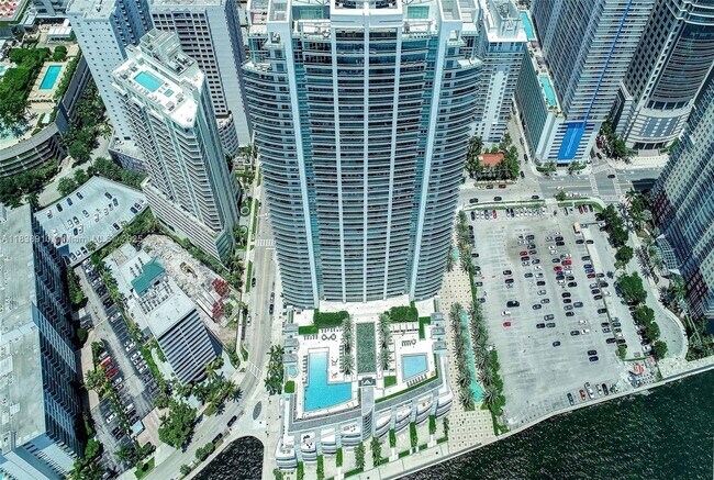 Building Photo - 1331 Brickell Bay Dr