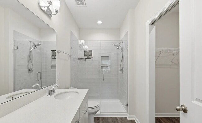 Building Photo - 99 Small Pine Ln