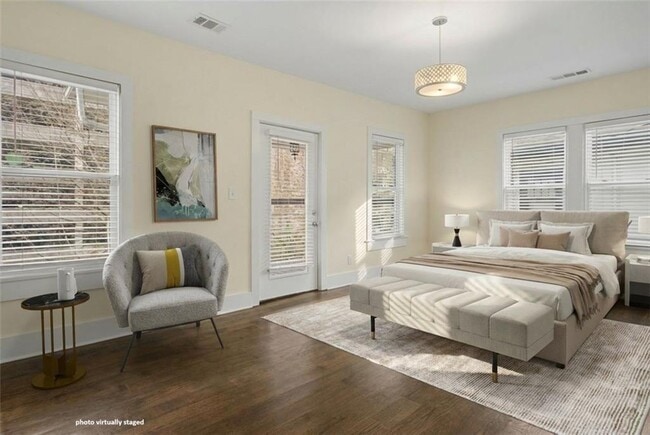 Building Photo - 287 MacKenzie Dr NE