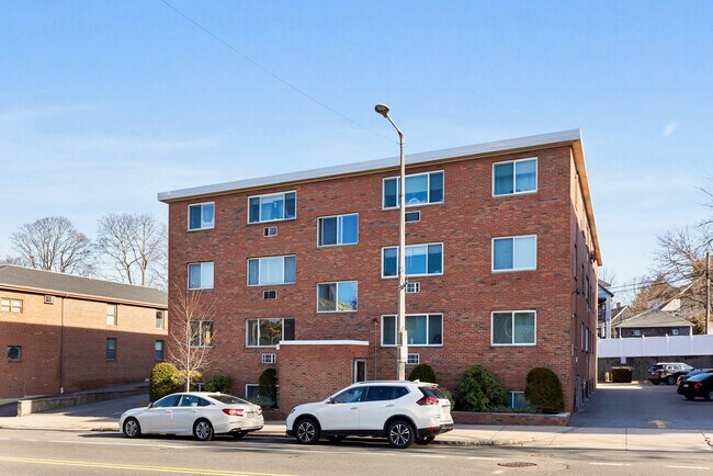 Building Photo - 354 Market St