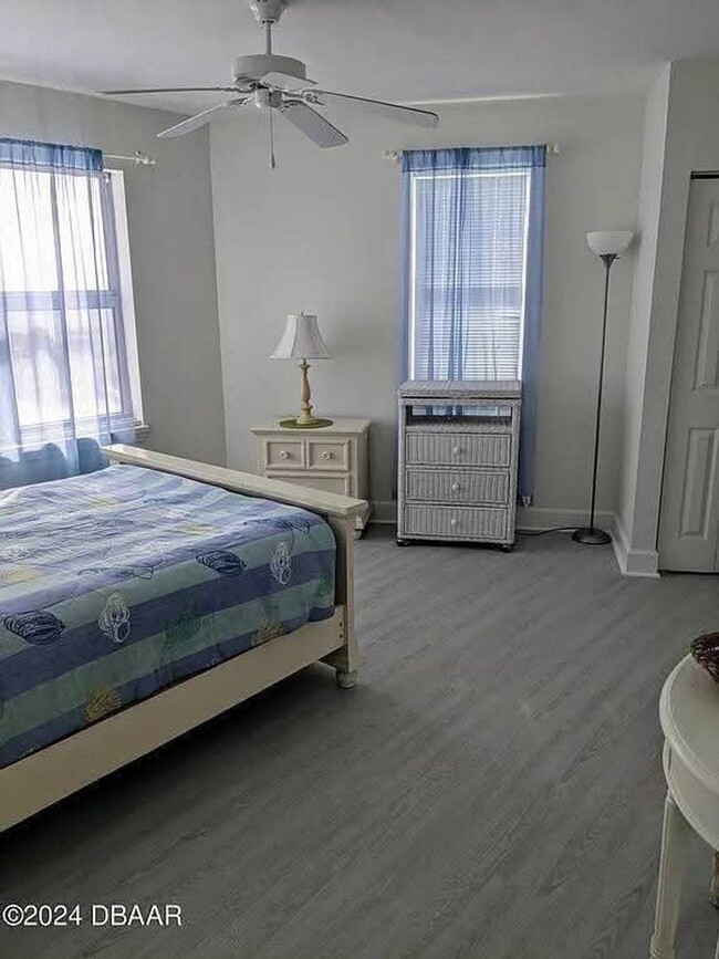 Building Photo - Ocean Front Fully Furnished