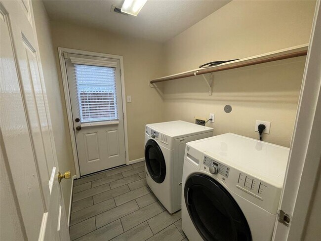 Building Photo - 4815 Vintage Grove Ct