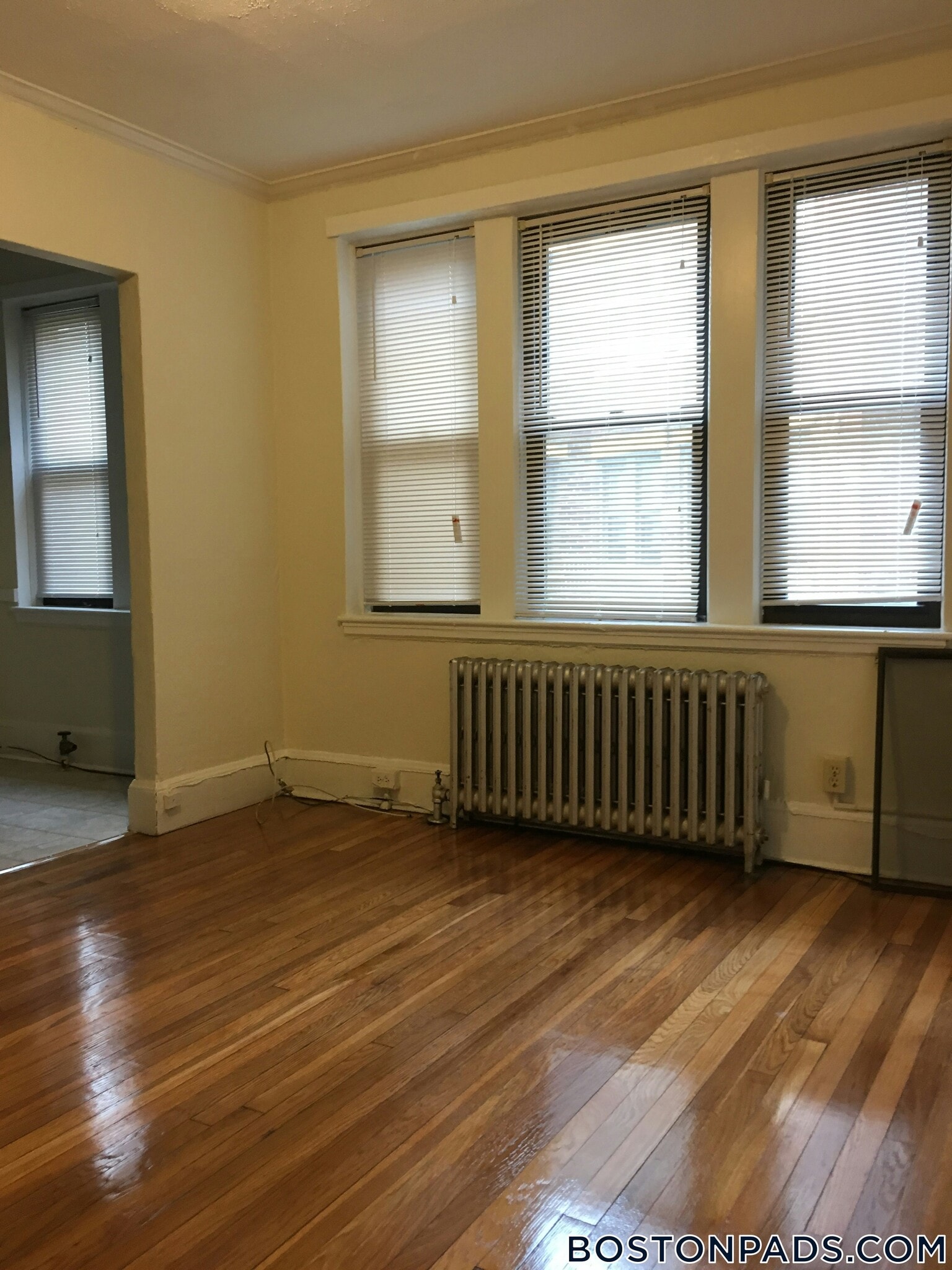 Building Photo - 53 Fellsway W