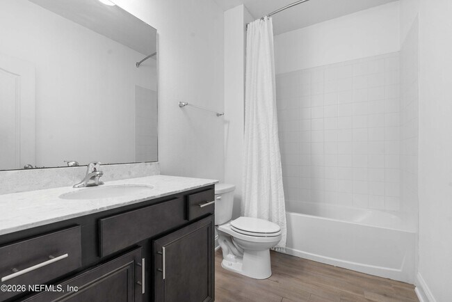 Building Photo - 235 Silverleaf Village Dr