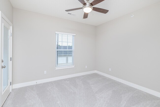 Building Photo - 32 Blue Ridge Rd